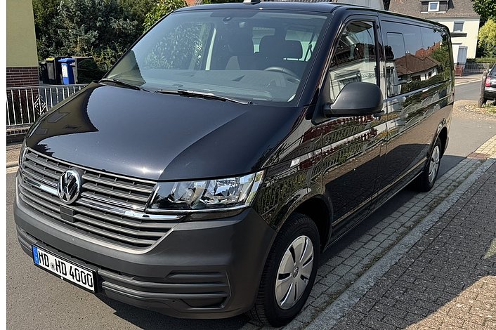 VW T6.1 9 Sitzer Bus Schwarz