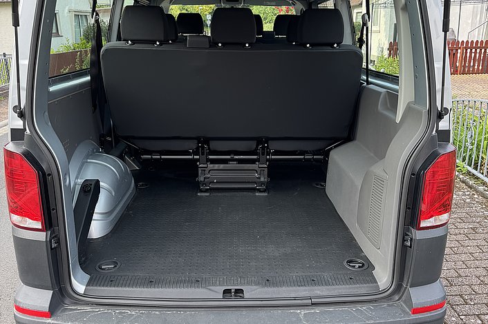 VW T6.1 9 Sitzer Bus Silber